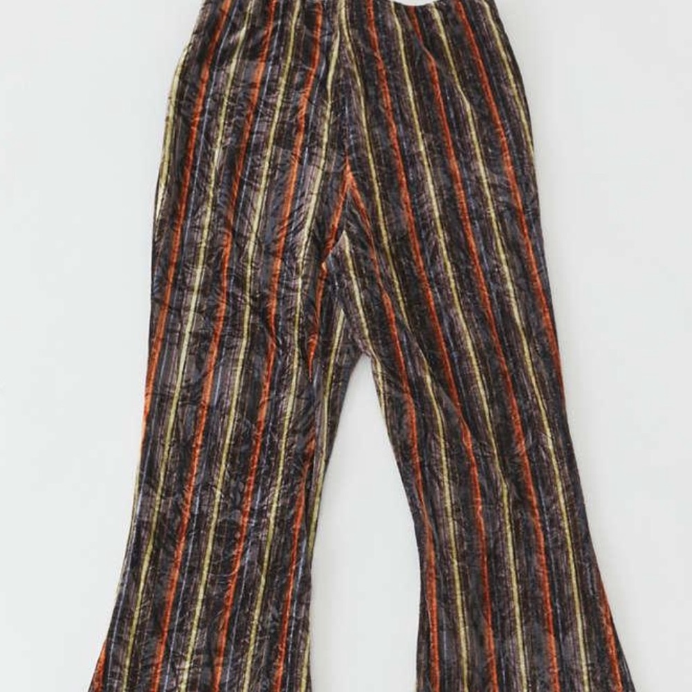 Crushed velvet pull on flare pant.